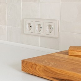 Рамка на 3 поста Werkel Stream (перламутровый) W0032113