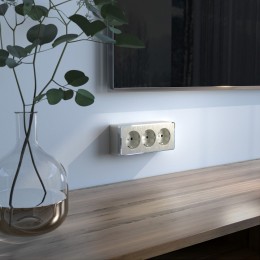 Розетка влагозащищенная с заземлением и со шторками Werkel Gallant (шампань рифленый) W5073110