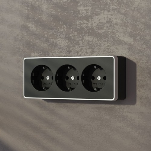 Розетка тройная с заземлением и со шторками Werkel Gallant (черный с серебром) W5073134