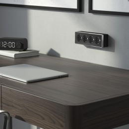 Розетка четверная с заземлением и со шторками Werkel Gallant W5072258