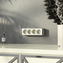 Розетка четверная с заземлением и со шторками Werkel Gallant W5072204