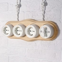 Розетка с заземлением, без рамки Werkel Ретро (белый) W5671001