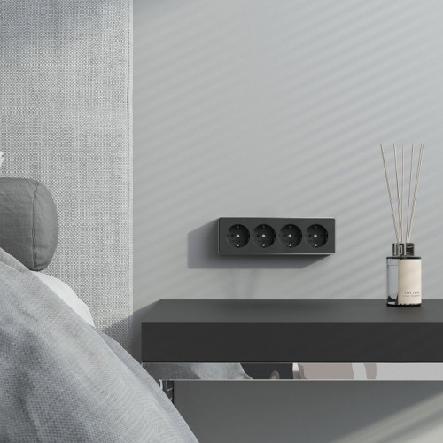 Розетка четверная с заземлением и со шторками Werkel Gallant W5072258