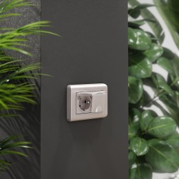 Розетка двойная влагозащищенная с заземлением и со шторками, без рамки с крышкой Werkel перламутровый рифленый W1172213