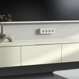 Розетка четверная с заземлением и со шторками Werkel Gallant W5072204